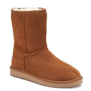 Koolaburra by UGG Classic Short Women's Winter Boots
Size 9